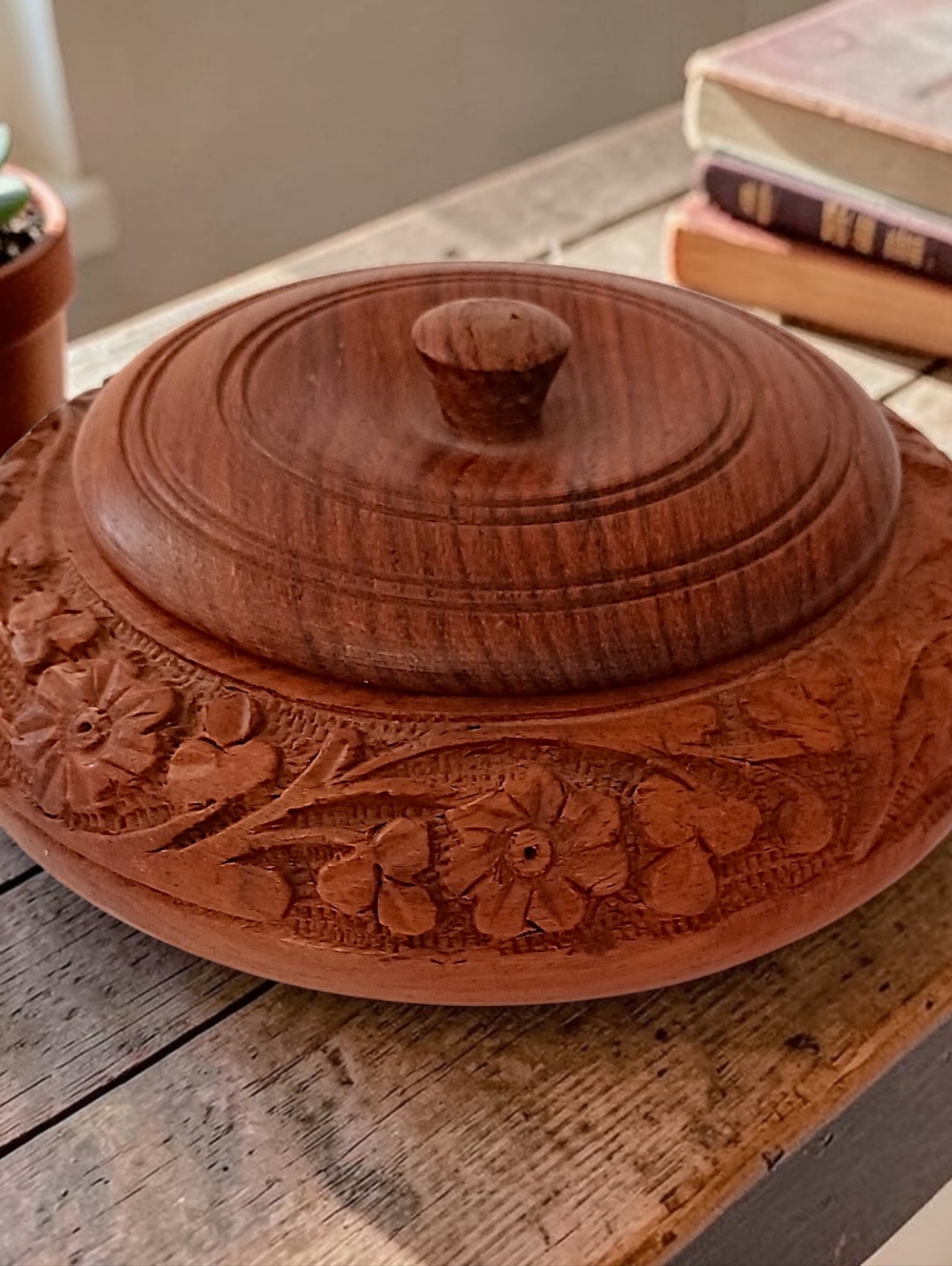 Vintage Hand Carved Wood Round Trinket Box Lidded Floral Keepsake Jewelry Bowl